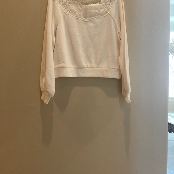 Sweater - Picture 1 of 2